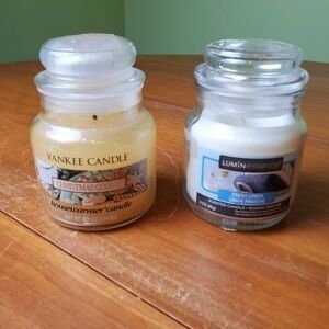 Two 3oz candles, Fresh Linen and Christmas Cookie